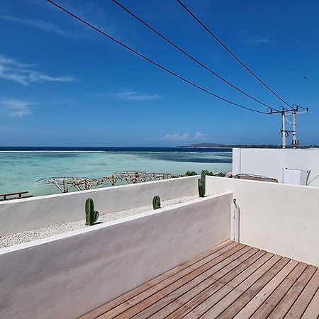 Shore Thing Gili Air Beachfront Apartment Exterior photo