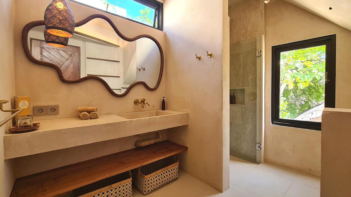 Shore Thing Gili Air Beachfront Apartment Exterior photo