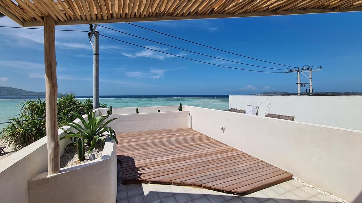 Shore Thing Gili Air Beachfront Apartment Exterior photo