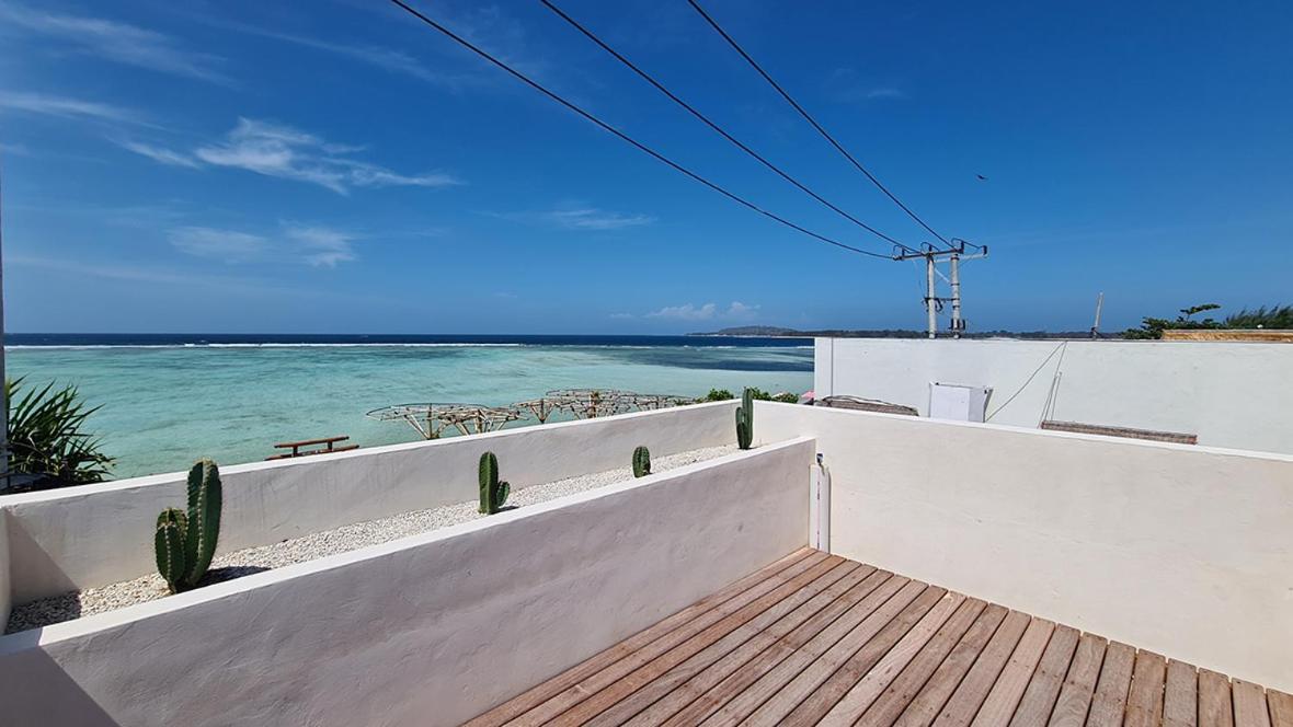 Shore Thing Gili Air Beachfront Apartment Exterior photo